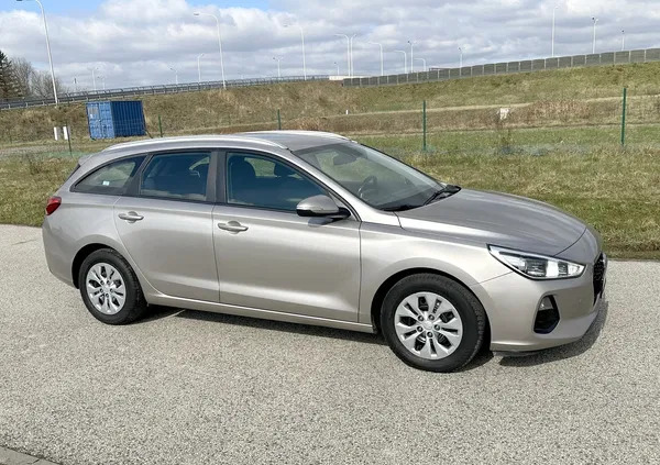 hyundai Hyundai I30 cena 39999 przebieg: 251000, rok produkcji 2018 z Obrzycko